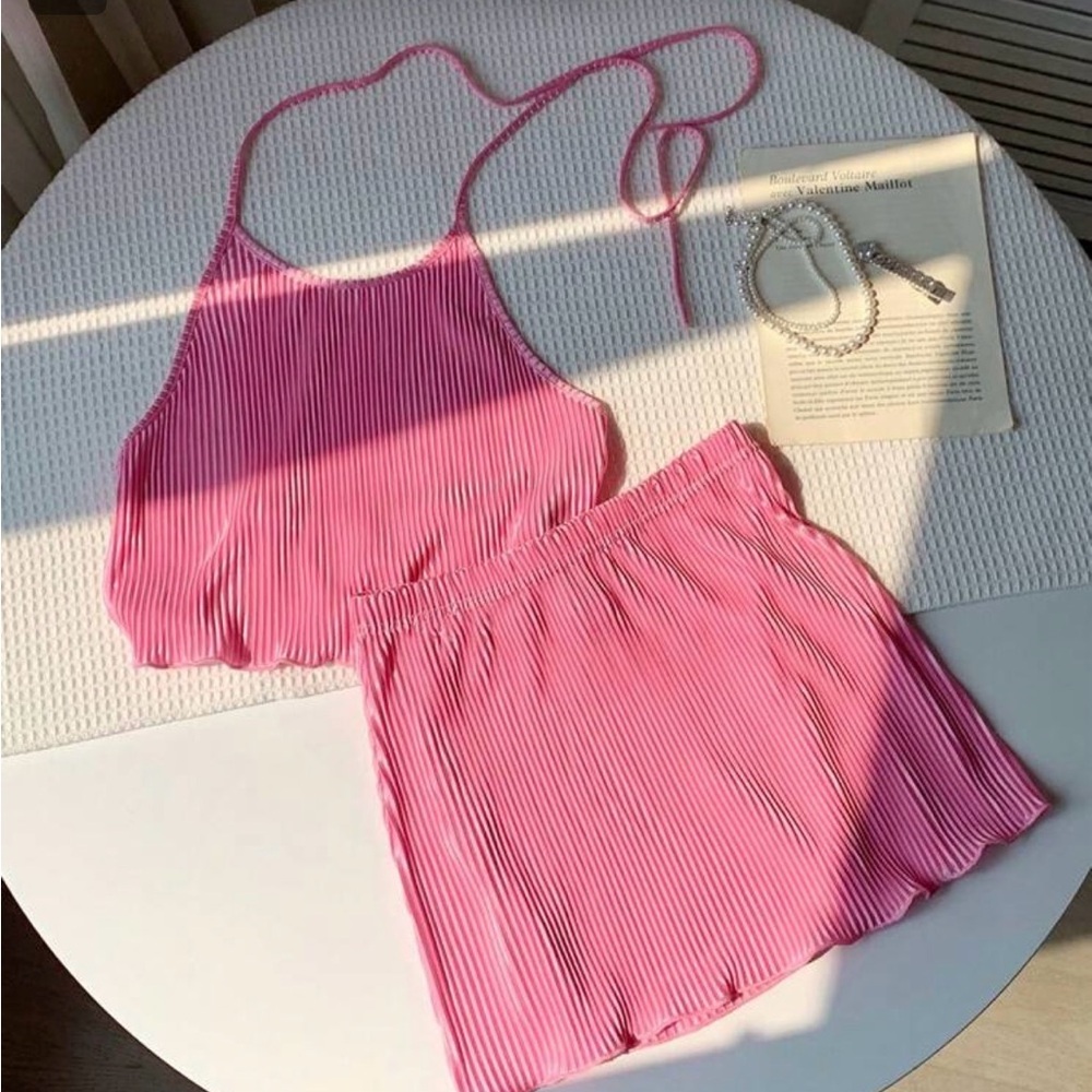 Pink pleated set